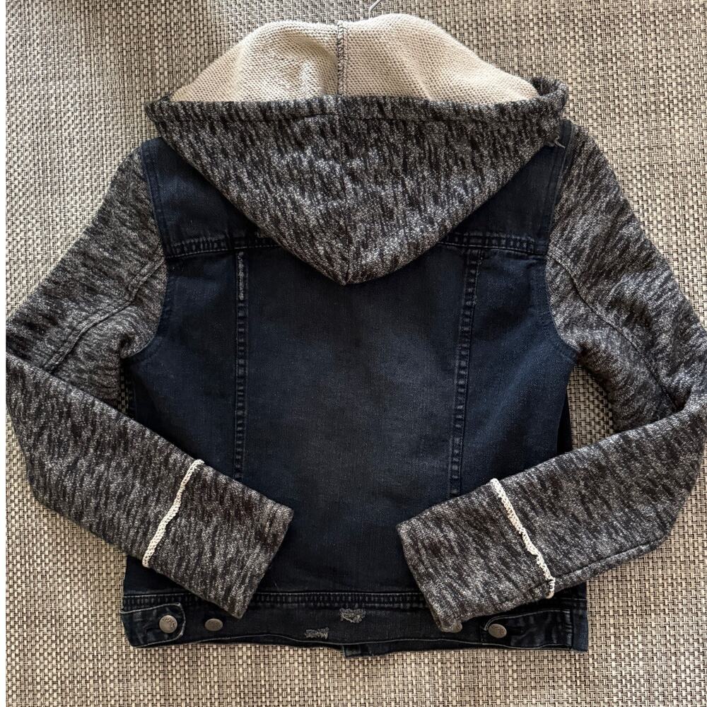 FREE PEOPLE  Denim Jacket Gray Knit Sleeve Hooded Distressed Jean M sporty prep - Picture 2 of 5